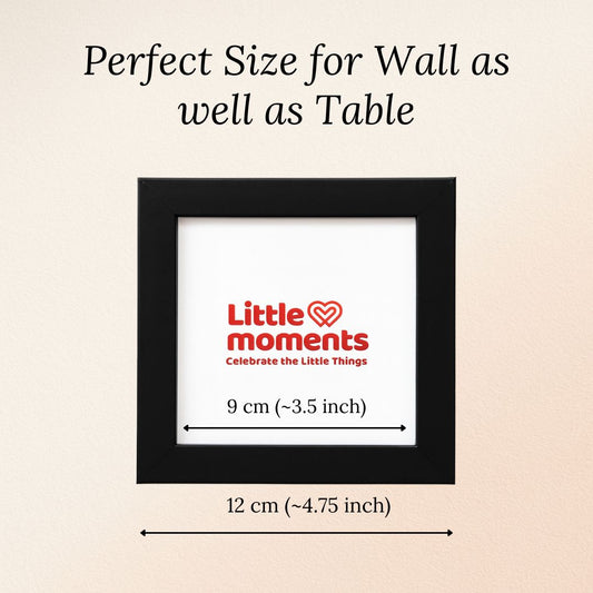 Photo frame measuring 4x4 inch showing its dimensions
